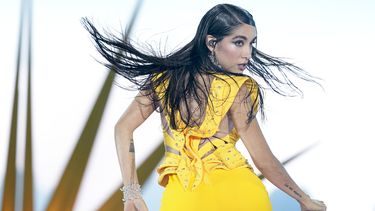 La cantante argentina y antigua YouTuber María Becerra durante su concierto en el estadio River Plate en Buenos Aires, Argentina, el viernes 22 de marzo de 2024. (Foto AP/Natacha Pisarenko)