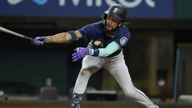 Marineros ganan 6-2 a Rangers y tienen ahora 1er comodín