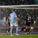 El Milan sigue de capa caída, pierde 4-0 ante Lazio