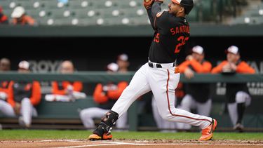 Orioles vencen 5-4 a Azulejos al abrir doble tanda