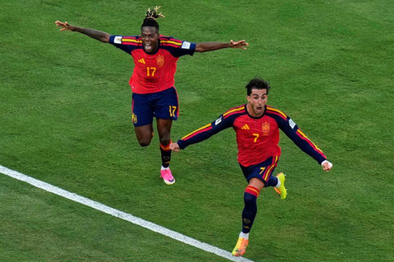 Ferrán Torres, de España, festeja tras anotar el gol de la coronación ante Argentina en la final mundialista, el domingo 19 de julio de 2026 en East Rutherford, Nueva Jersey (AP Foto/Seth Wenig)
