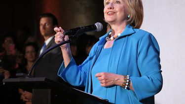 Reporte: FBI investiga seguridad de emails de Clinton