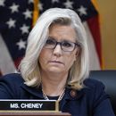 La legisladora republicana, Liz Cheney, escucha una sesión del comité que investiga el asalto al Capitolio del 6 de enero de 2021, en el Congreso, en Washington, el 28 de junio de 2022. (AP Foto/J. Scott Applewhite, Archivo)