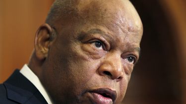 Pelosi elogia labor de John Lewis, icono de derechos civiles