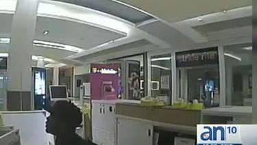 americateve | Dos locales de venta de teléfonos celulares fueron asaltados en el sur de la Florida.