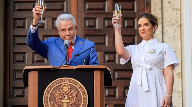 Benjamín León Jr.