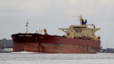 la habana vuelve a burlar el embargo de occidente al petroleo de rusia