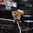 Bucks superan a Celtics en alargue e hilan 11mo triunfo