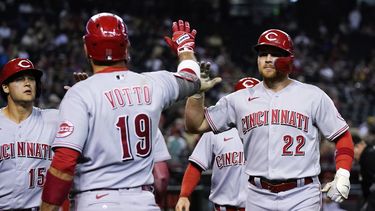 Drury y Moustakas guían remontada de Rojos ante Diamondbacks