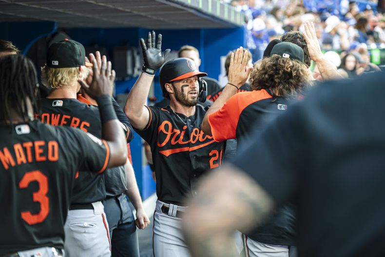 DEP-BEI ORIOLES-AZULEJOS