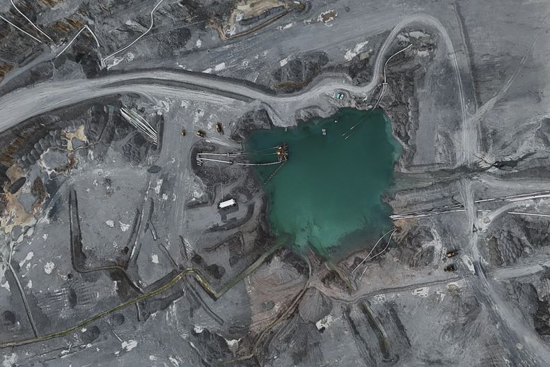 ARCHIVO - Una vista aérea de la mina a cielo abierto Cobre Panamá, durante una visita guiada a la prensa, que es operada por la empresa canadiense First Quantum Minerals, en Donoso, Panamá, el 21 de marzo de 2025. (AP Foto/Matías Delacroix, Archivo)