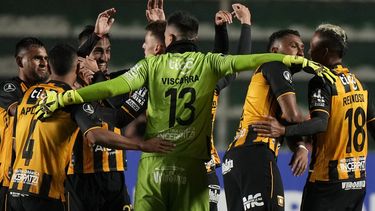 Strongest golea a Paranaense, 1er triunfo en Libertadores