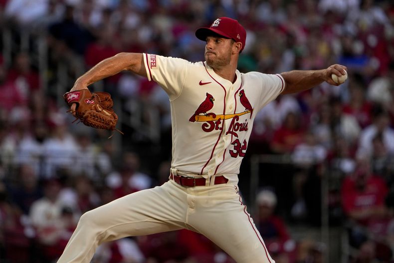 Steven Matz, de los Cardenales de San Luis, hace un lanzamiento en el juego del sábado 5 de agosto de 2023, ante los Rockies de Colorado (AP Foto/Jeff Roberson)