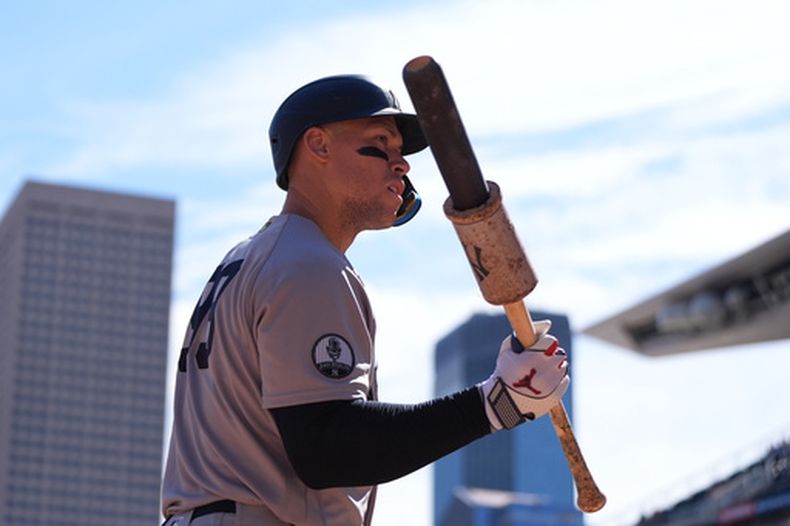 Aaron Judge de los Yankees de Nueva York durante el primer inning del juego contra los Mellizos de Minnestoa, el miércoles 16 de septiembre de 2026, en Minneapolis. (AP Foto/Abbie Parr)
