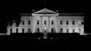 ANÁLISIS: Trump lleva la presidencia a terreno peligroso