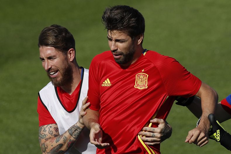 DEP-FUT_ESPAÑA-RAMOS_Y_PIQUE-0.jpg