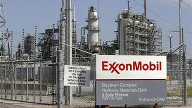 americateve | El Centro Internacional de Arreglo de Diferencias Relativas a Inversiones (CIADI), ordenó este jueves a Venezuela compensar con 1,6 millardos de dólares a la empresa Exxon Mobil por la expropiación de sus instalaciones en 2007