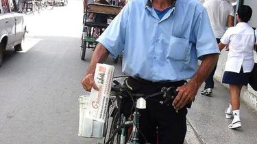 victoria rotunda de huelga de carteros en holguin