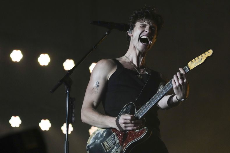 Shawn Mendes durante su concierto en el Corona Capital en la Ciudad de México el sábado 16 de noviembre de 2024. (Foto AP/Eduardo Verdugo)