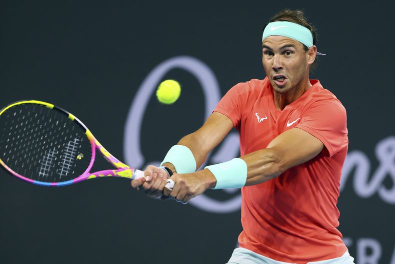 Rafael Nadal durante el partido de cuartos de final ante Jordan Thompson en el torneo de Brisbane, el viernes 5 de enero de 2024. (AP Foto/Tertius Pickard)