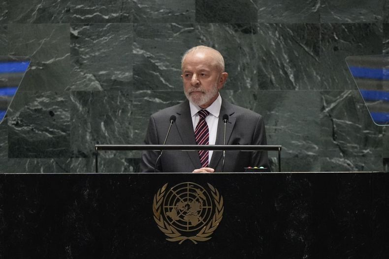 El presidente de Brasil, Luiz Inácio Lula da Silva, interviene en la Asamblea General de la ONU durante la Cumbre para el Futuro, el 22 de septiembre de 2024, en la sede de Naciones Unidas. (AP Foto/Frank Franklin II)