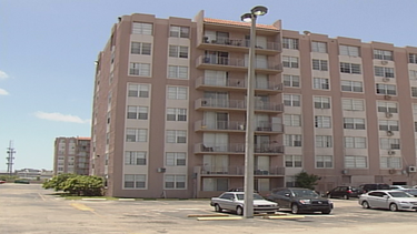 pequeno de 2 anos cayo de un balcon en north miami