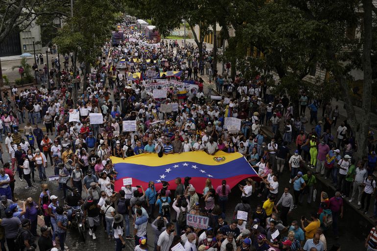 Educadores del sector público protestan en Venezuela