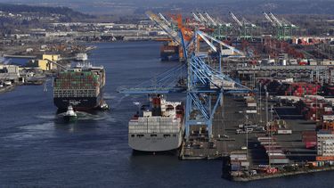 Déficit comercial estadounidense aumenta 19%
