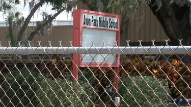 Dos niñas de secundaria en la Florida enfrentan cargos por planear matar a nueve personas