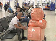 caos en el aeropuerto de miami tras cancelaciones de vuelos por el huracan ian