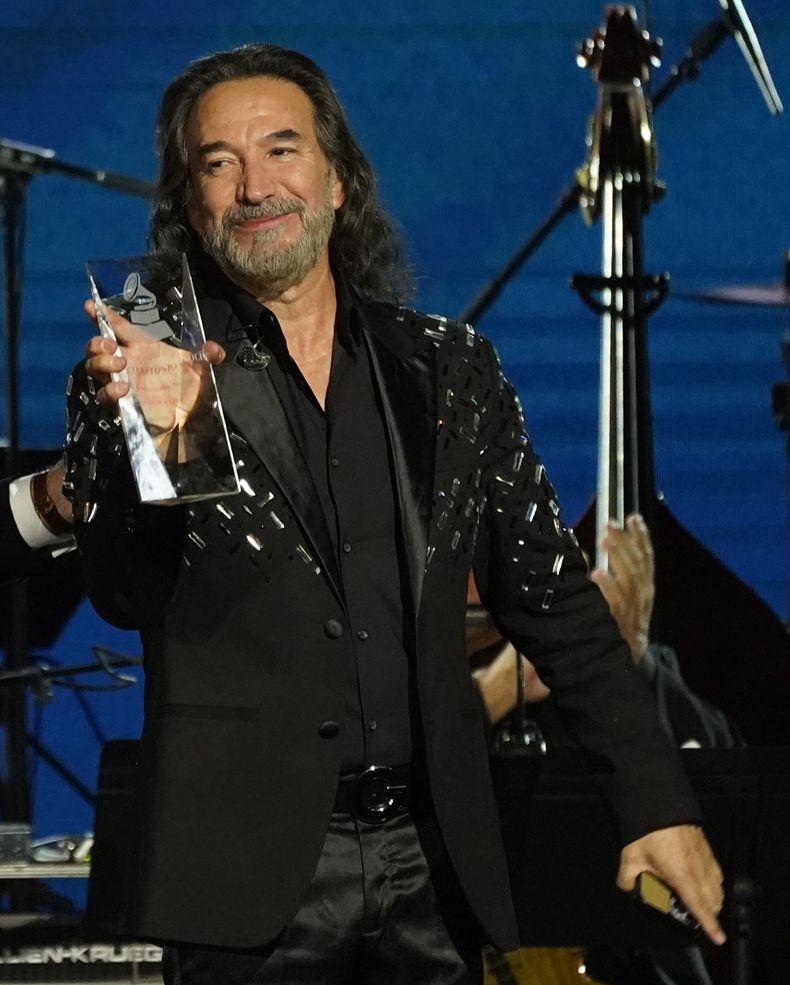 ESP-MUS LATIN GRAMMY-PERSONA DEL AÑO