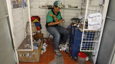 La crisis económica aboca a los venezolanos al reciclaje