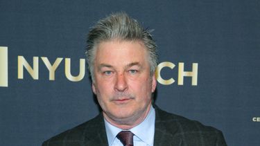 ARCHIVO - Alec Baldwin asiste a la Gala del 50º Aniversario de la Escuela de Artes Tisch de la Universidad de Nueva York en el Jazz del Frederick P. Rose Hall del Lincoln Center, el 4 de abril de 2016, en Nueva York. Fiscales especiales dijeron el martes 17 de octubre de 2023 que buscarán acusar nuevamente al actor Baldwin por homicidio involuntario en un tiroteo fatal en 2021 en un set de película en Nuevo México. (Foto Andy Kropa/Invision/AP, archivo)