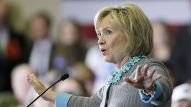nueva pelicula de hollywood desata polemica dentro de la campana de hilary clinton