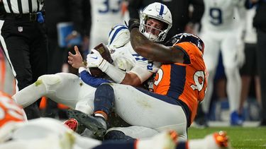 Colts buscan arreglo después de otro feo juego ofensivo
