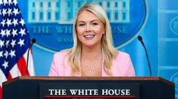 La secretaria de prensa de la Casa Blanca Karoline Leavitt en la sala de prensa de la sede presidencial en Washington, el 16 de julio del 2026. (AP foto/Julia Demaree Nikhinson)