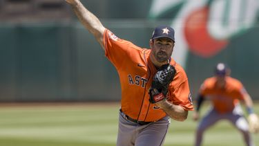 Verlander coquetea con otro sin hit; Astros se imponen