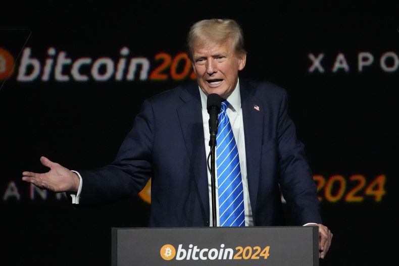 Donald Trump habla en la Conferencia Bitcoin, el 27 de julio de 2024, en Nashville, Tennessee. (AP Foto/Mark Humphrey, Archivo)