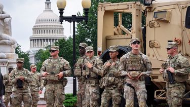 Tropas de la Guardia Nacional se congregan en la entrada de Union Station en Washington, el 20 de agosto de 2025. (AP Foto/J. Scott Applewhite, archivo)
