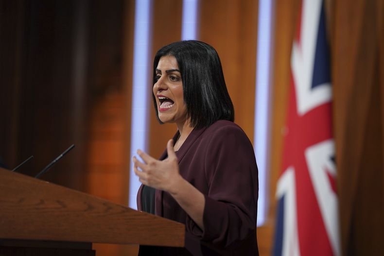 La secretaria de Justicia de Reino Unido, Shabana Mahmood, habla en la sala de prensa del No. 9 de Downing Street, en Westminster, Londres, el 14 de mayo de 2025. (Yui Mok/PA vía AP)