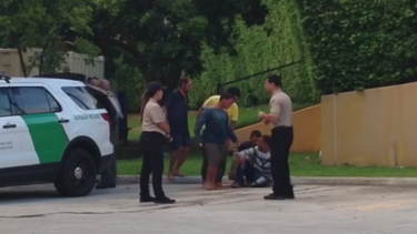 balseros cubanos desembarcaron en una playa muy cercana al hotel ritz-carlton de  key biscayne