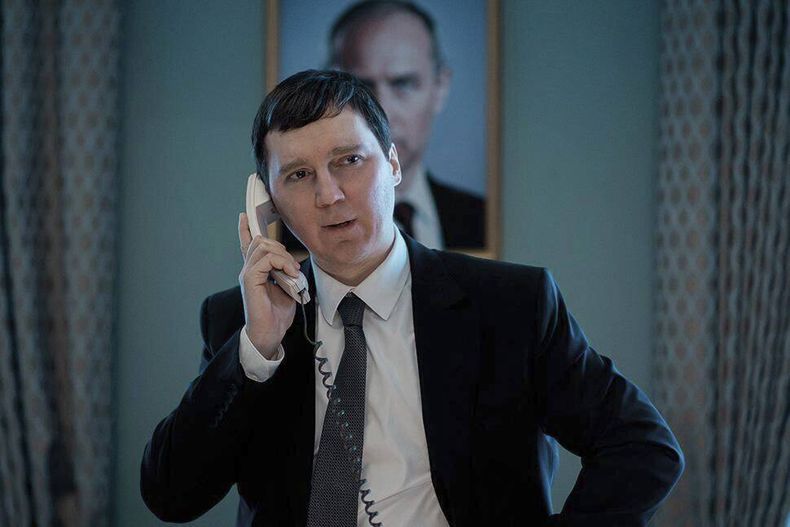 Esta imagen muestra a Paul Dano, como Vadim Baranov, en una escena de The Wizard of the Kremlin. (Carole Bethel/Cinetic Media via AP)