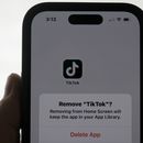 Una aplicación de TikTok en un teléfono en San Francisco, el viernes 17 de enero de 2025. (AP Foto/Jeff Chiu)