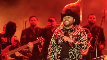 El cantante mexicano Gerardo Ortiz durante su concierto en el festival Arre en la Ciudad de México el domingo 8 de septiembre de 2024. (Foto AP/Felix Marquez)