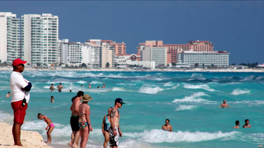 cubanos asaltan a sus compatriotas en cancun