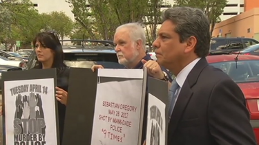 protestan padres de familia para detener muertes a manos de policias