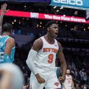 Barrett y Knicks frenan racha de 5 triunfos de Hornets