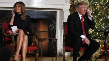 Trump responde llamadas de niños que buscan a Santa Claus