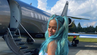 el avion privado de karol g hace un aterrizaje de emergencia en los angeles
