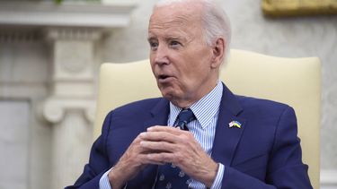 El presidente Joe Biden se reúne con el presidente de Ucrania, Volodymyr Zelenskyy, en el Despacho Oval de la Casa Blanca en Washington, el jueves 26 de septiembre de 2024. (Foto AP/Susan Walsh)